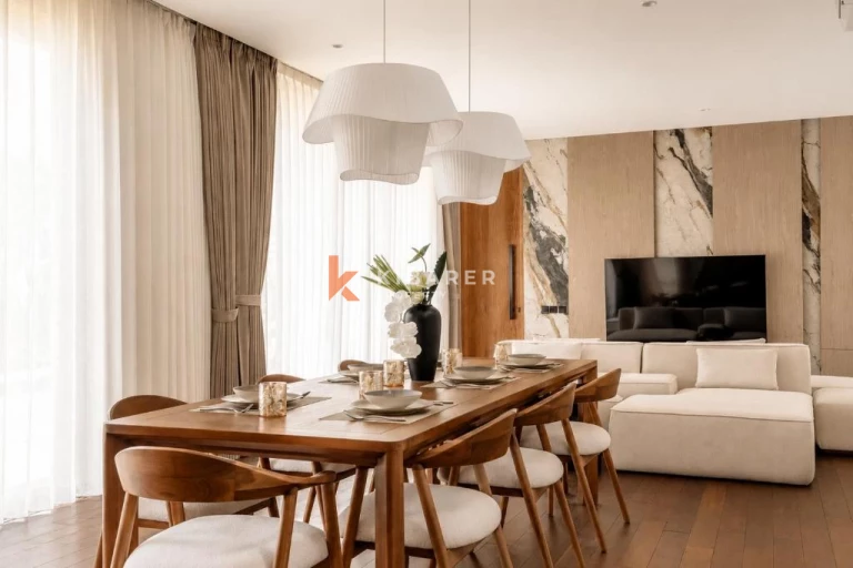 Bright and Luxurious Four Bedroom Villa in Padang Tawang
