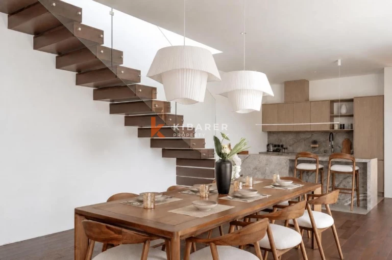 Bright and Luxurious Four Bedroom Villa in Padang Tawang