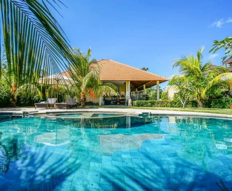Island Paradise – Vila Tiga Kamar Tidur yang Dikelilingi Alam di Amed