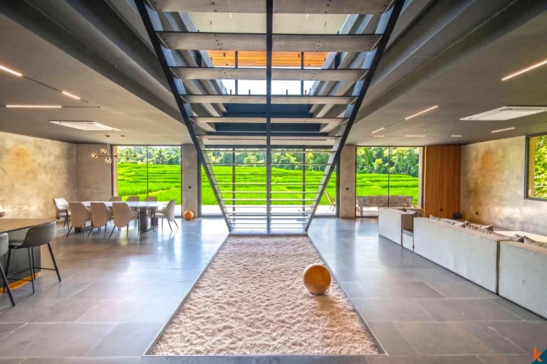 Luxueuse propriété neuve de cinq chambres en pleine propriété avec vue imprenable sur les rizières à Kedungu