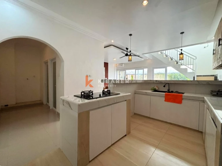 Hunian Minimalis – Vila Dua Kamar Tidur di Dekat Berawa