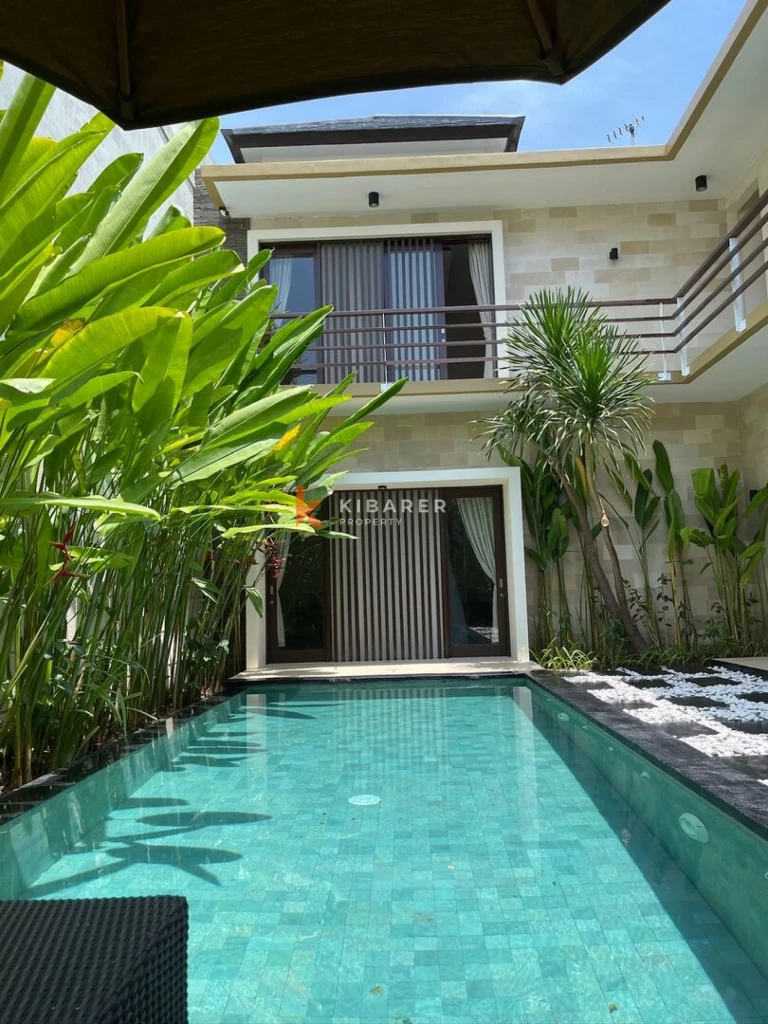 Belle villa de quatre chambres avec une vie ouverte à Nusa Dua