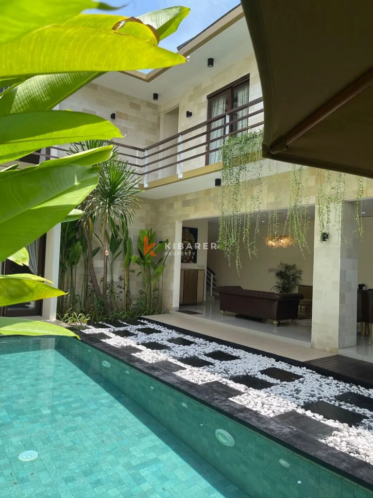Belle villa de quatre chambres avec une vie ouverte à Nusa Dua