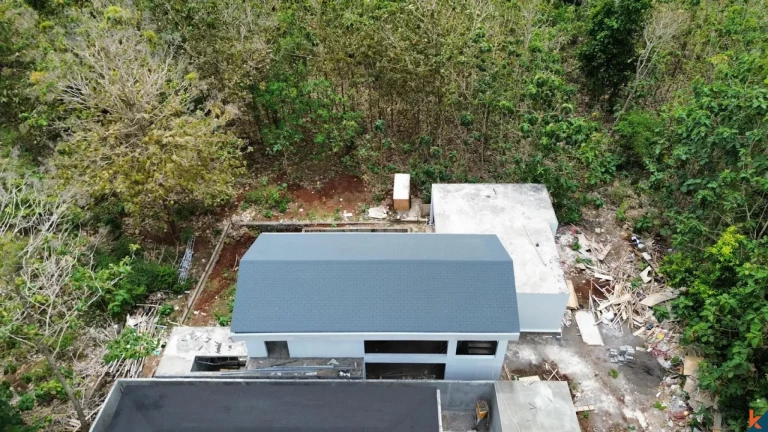 Les 4 terrains stratégiques sont des terrains en location avec un projet de villas existant à Ungasan