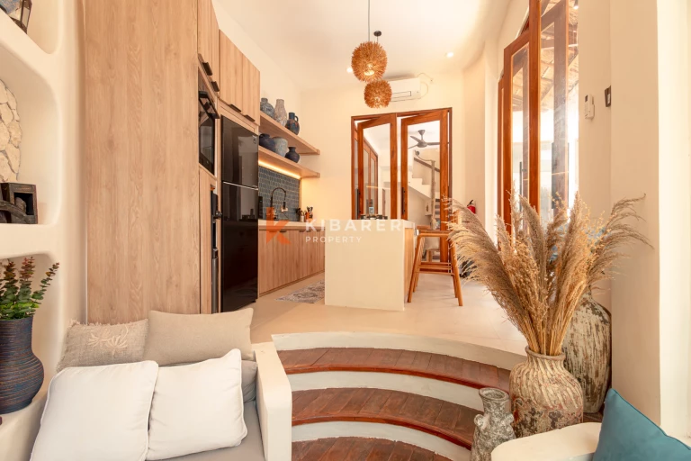 Villa Atap Lima Kamar Tidur yang Menawan di Jimbaran