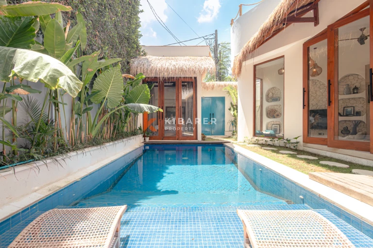 Villa Atap Lima Kamar Tidur yang Menawan di Jimbaran
