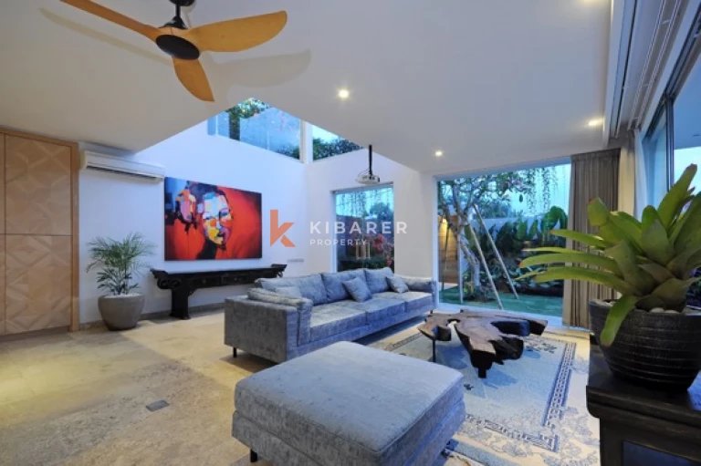 Modern Five-Bedroom Villa with Expansive Rooftop in Canggu