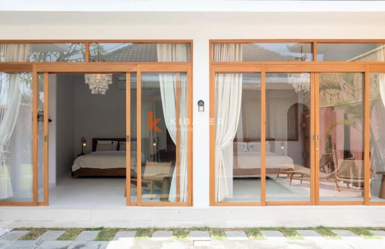 Villa moderne de trois chambres avec salon fermé et minimaliste située à Umalas