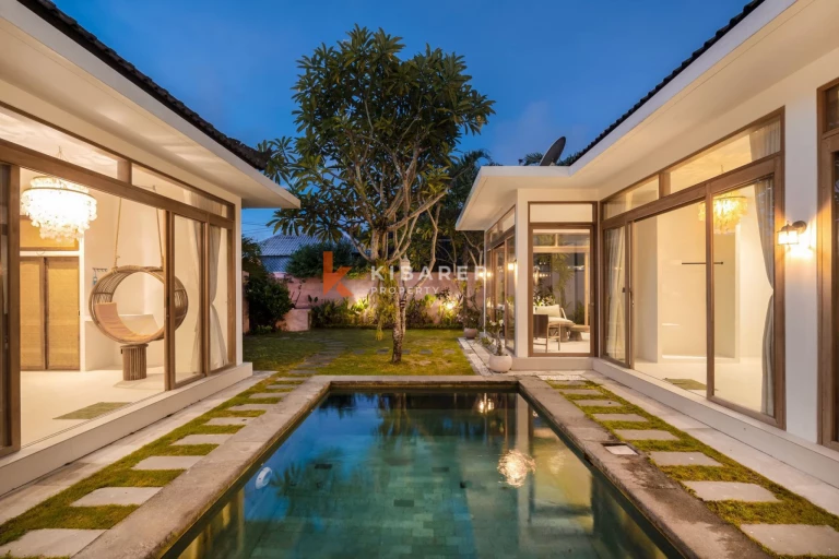 Villa moderne de trois chambres avec salon fermé et minimaliste située à Umalas