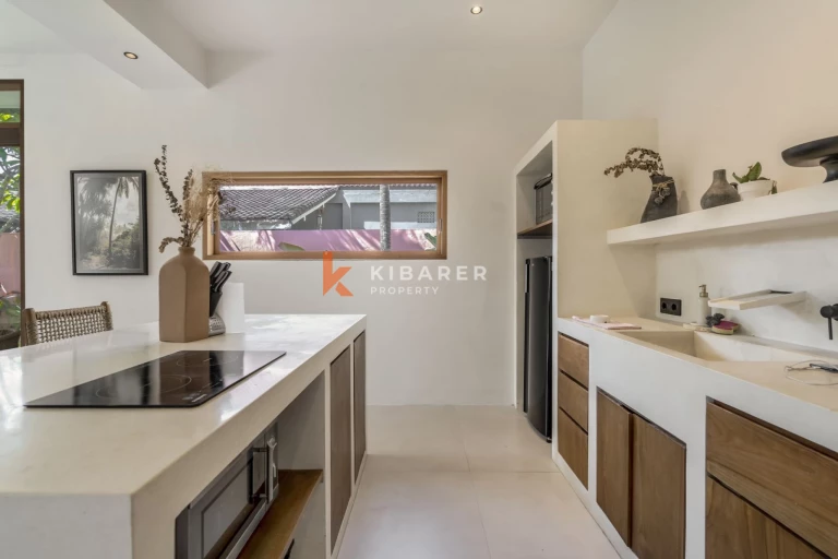 Villa moderne de trois chambres avec salon fermé et minimaliste située à Umalas