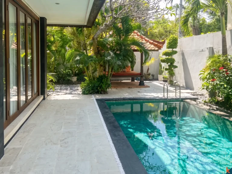 Properti hak milik tiga kamar tidur yang langka dijual di pusat Umalas - Bumbak