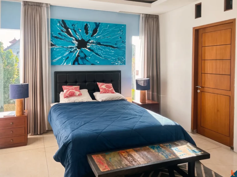 Properti hak milik tiga kamar tidur yang langka dijual di pusat Umalas - Bumbak