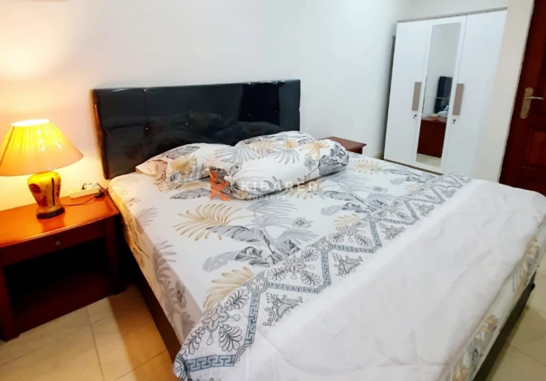 The Pool House – Hunian Tropis dengan Empat Kamar Tidur di Jimbaran