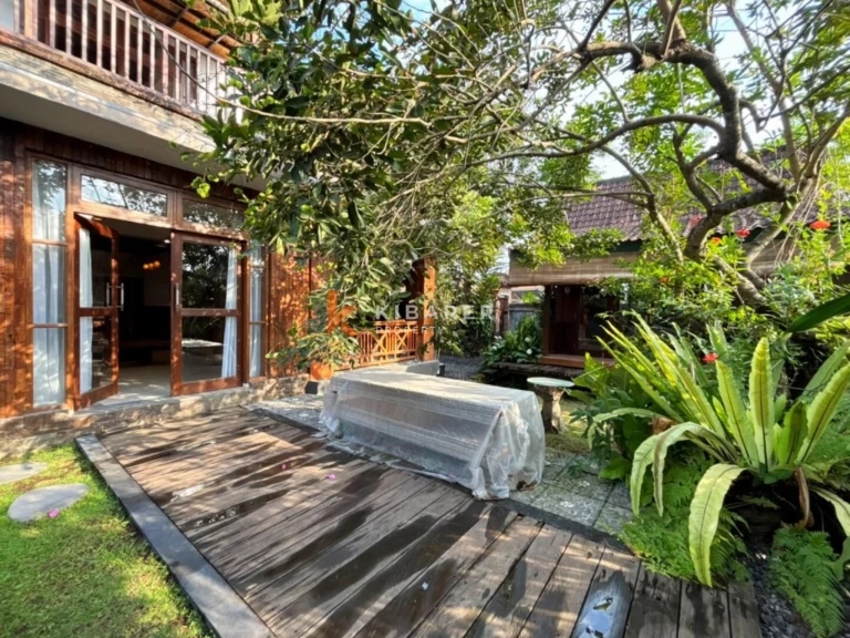 The Island House – Three Bedroom Garden Villa in Munggu