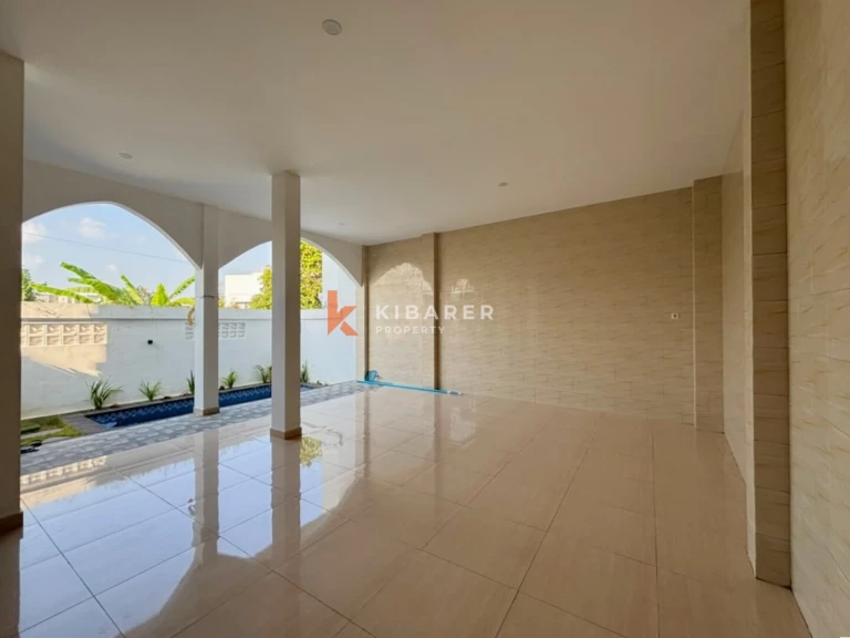 Vila Rooftop 2 Kamar Tidur Tanpa Perabotan dengan Ruang Keluarga Terbuka di Tumbak Bayuh