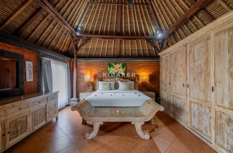 Spacious Tropical Three Bedroom Villa Near Jimbaran
