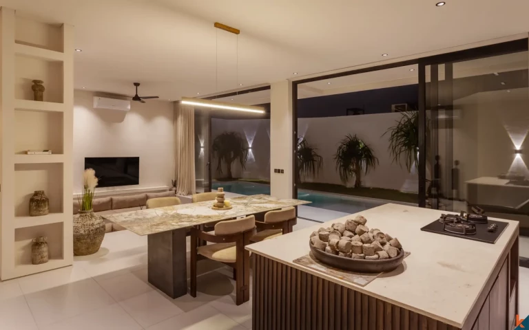 Rumah Townhouse Modern Dua Kamar Tidur dengan Status Hak Sewa di Kerobokan
