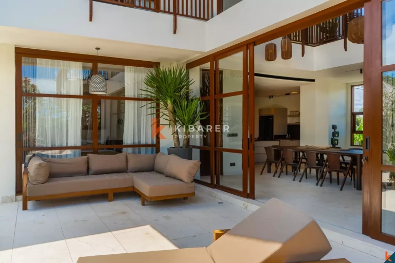 Magnificent Six-Bedroom Private Villa Near Nyanyi Beach
