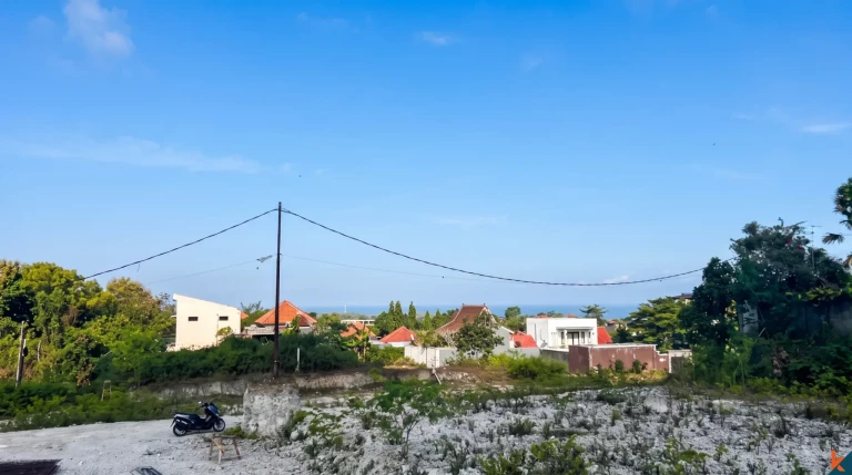 Compact and rare freehold lot of land for sale in Uluwatu