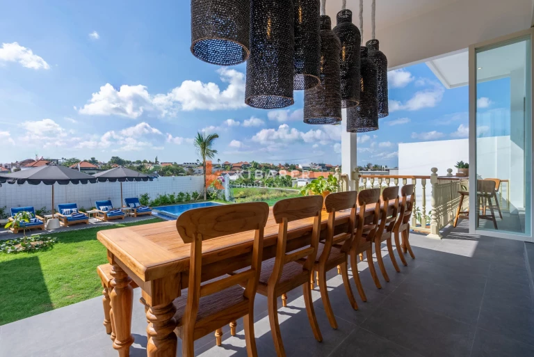 Impressive Six-Bedroom Luxury Villa with Spacious Poolside Living in Canggu