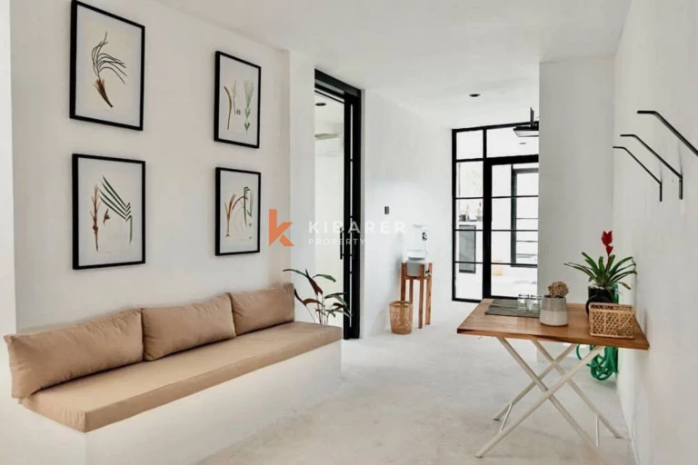 Villa élégante et privée de trois chambres avec séjour fermé à Canggu