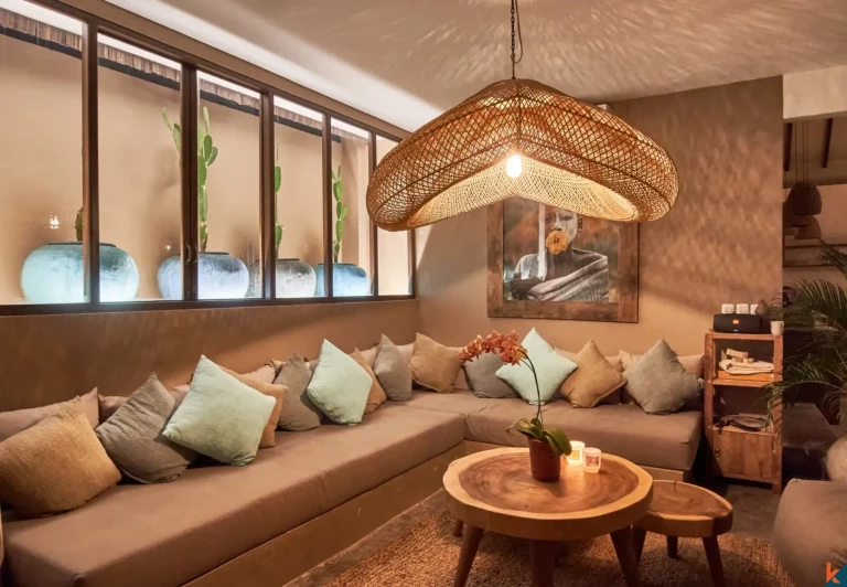Gorgeous four bedrooms villa offering rare long lease in fashionable Umalas area