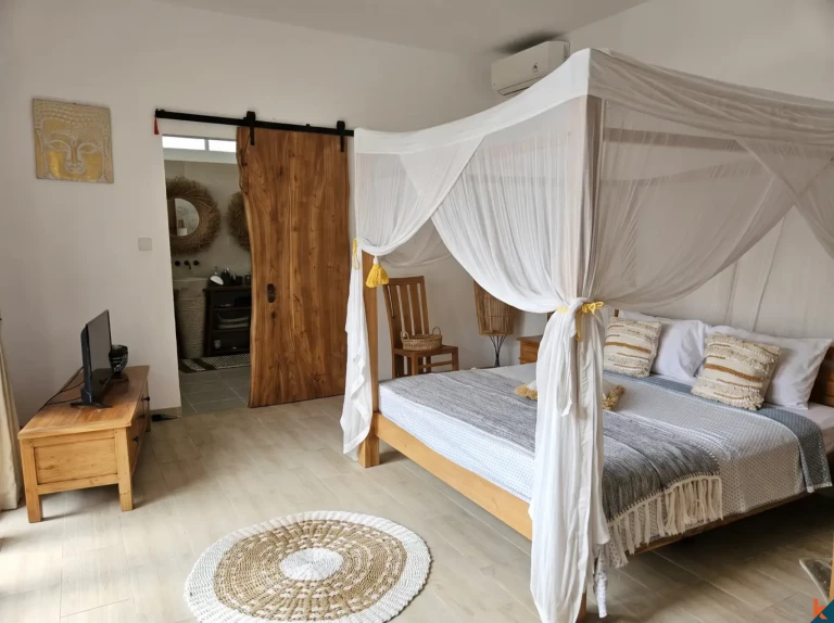 Beautiful 2-Bedroom Villa with Large Pool in Seminyak