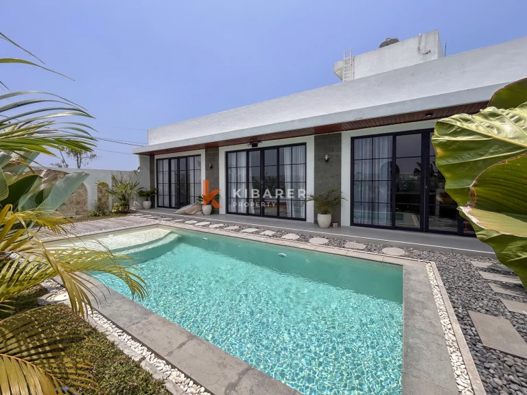 Spacious Two-Bedroom Villa with Large Pool and Tropical Garden in Munggu