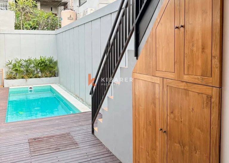 Vila Dua Kamar Tidur Bergaya Tropis Modern di Sanur