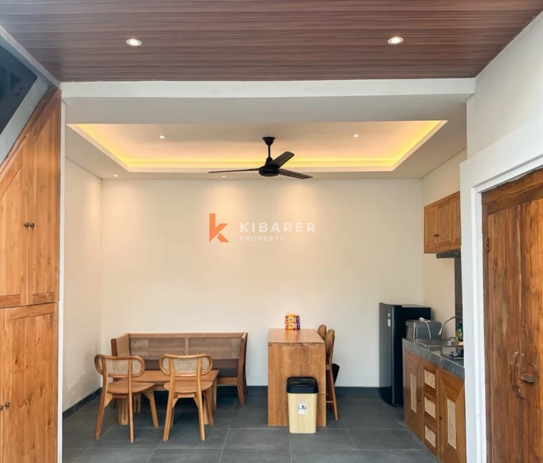 Vila Dua Kamar Tidur Bergaya Tropis Modern di Sanur