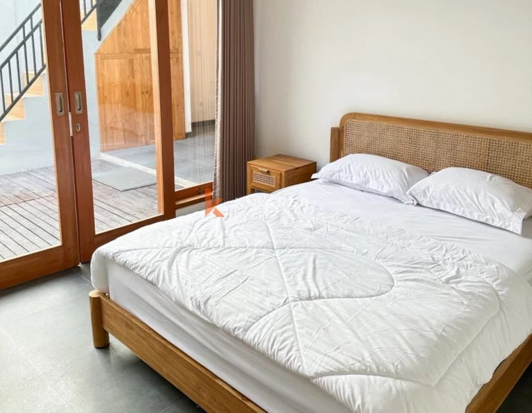 Vila Dua Kamar Tidur Bergaya Tropis Modern di Sanur