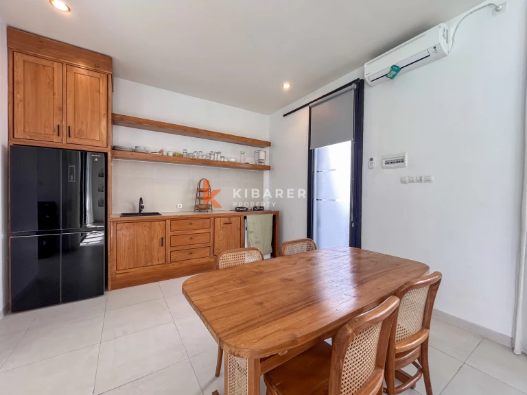 Vila Tiga Kamar Tidur Modern dengan Kolam Renang Pribadi dan Desain Arsitektur Kontemporer di Balangan
