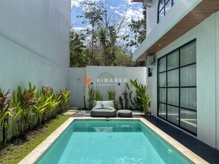 Vila Tiga Kamar Tidur Modern dengan Kolam Renang Pribadi dan Desain Arsitektur Kontemporer di Balangan