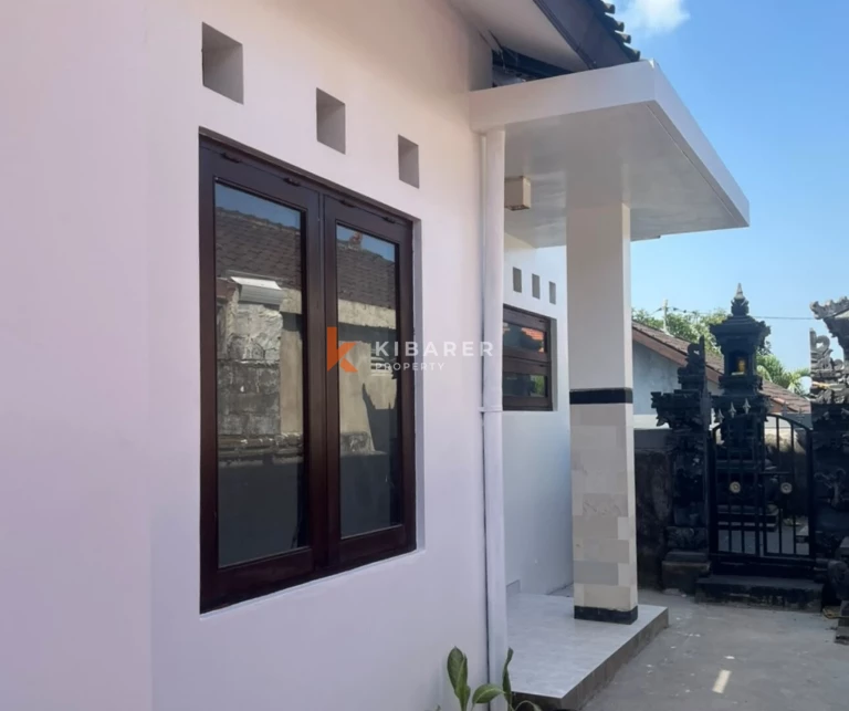 Rumah Empat Kamar Tidur Tanpa Perabotan untuk Sewa Jangka Panjang di Jimbaran
