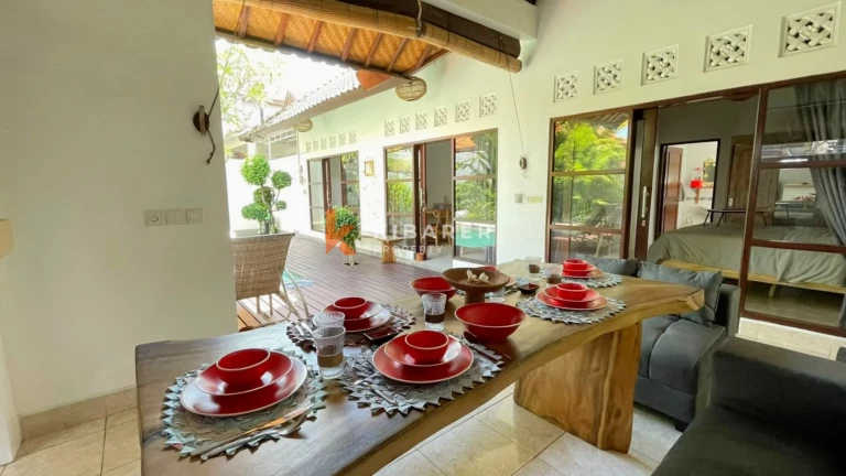 Villa de trois chambres avec piscine privée à Babakan, Canggu