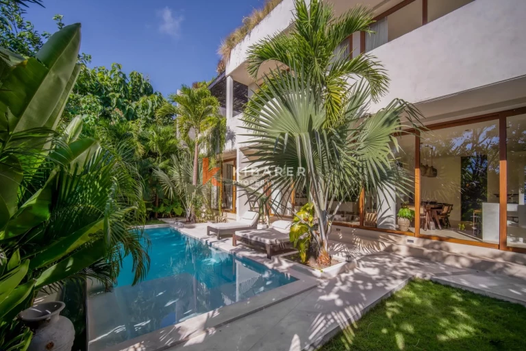 Bohemian-Chic Three Bedroom Villa with Rooftop Ocean and Sunset Views in Uluwatu