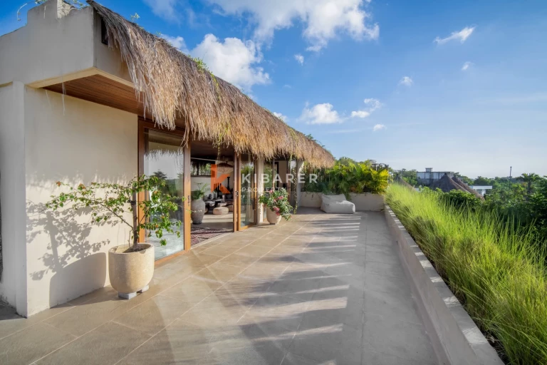 Bohemian-Chic Three Bedroom Villa with Rooftop Ocean and Sunset Views in Uluwatu