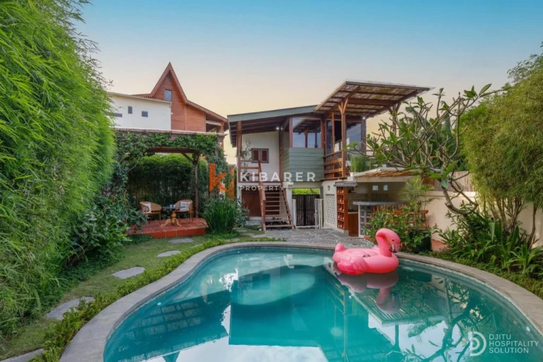 Lovely Wooden Retreat One Bedroom Villa in Gianyar Keramas