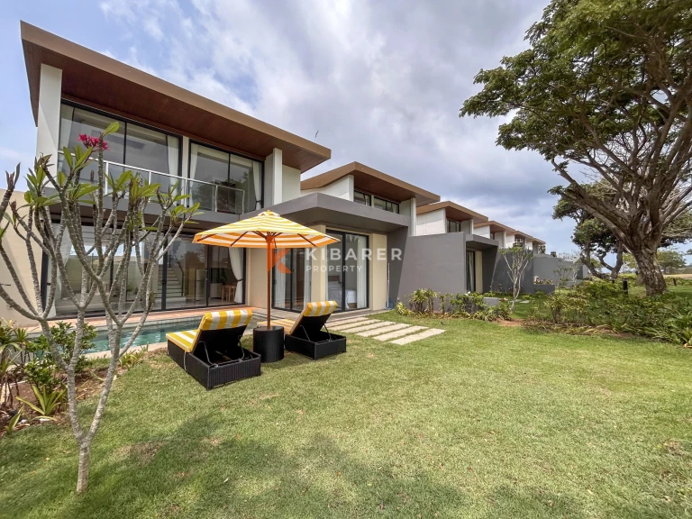 Elegant Three-Bedroom Villa with Private Pool and Golf View in Pecatu