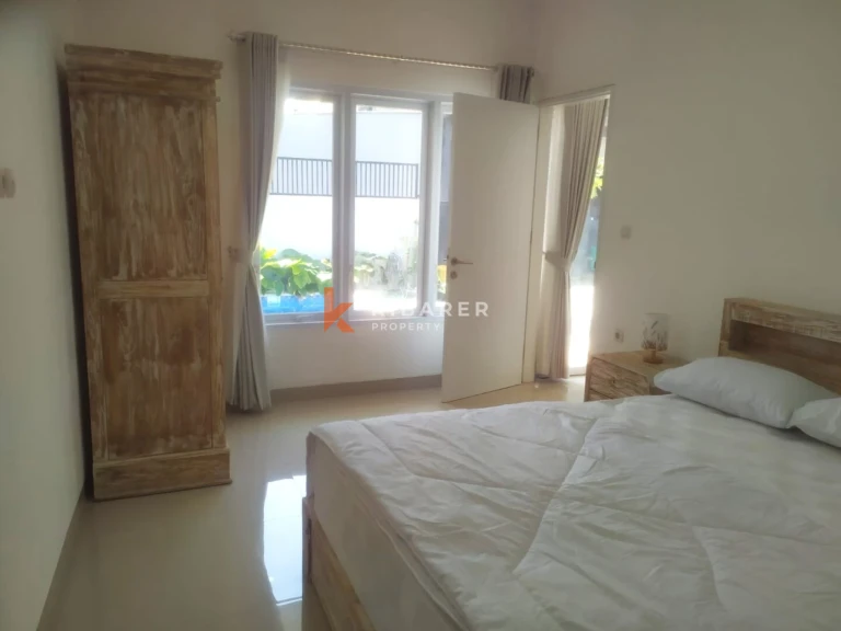 Vila Menawan dengan Dua Kamar Tidur dan Area Rooftop di Sanur