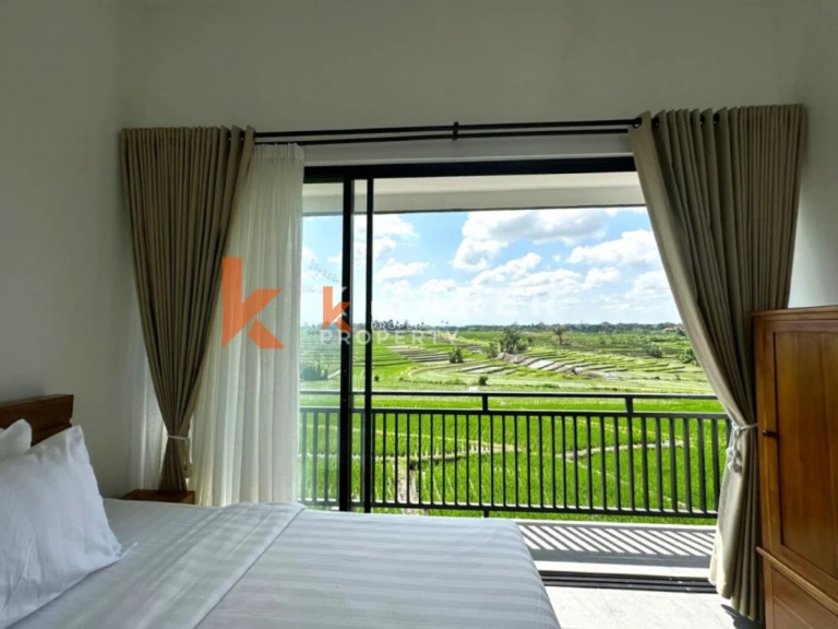 Vila Dua Kamar Tidur dengan Pemandangan Sawah yang Memukau di Munggu