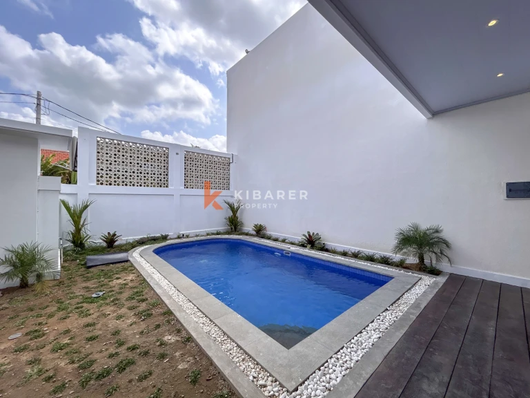 Villa Tiga Kamar Tidur Elegan Tanpa Perabot dengan Kolam Renang Pribadi di Umalas