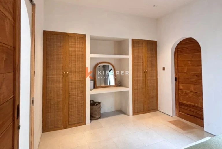 Villa Tropis Modern Satu Kamar Tidur dengan Kolam Renang Pribadi di Canggu