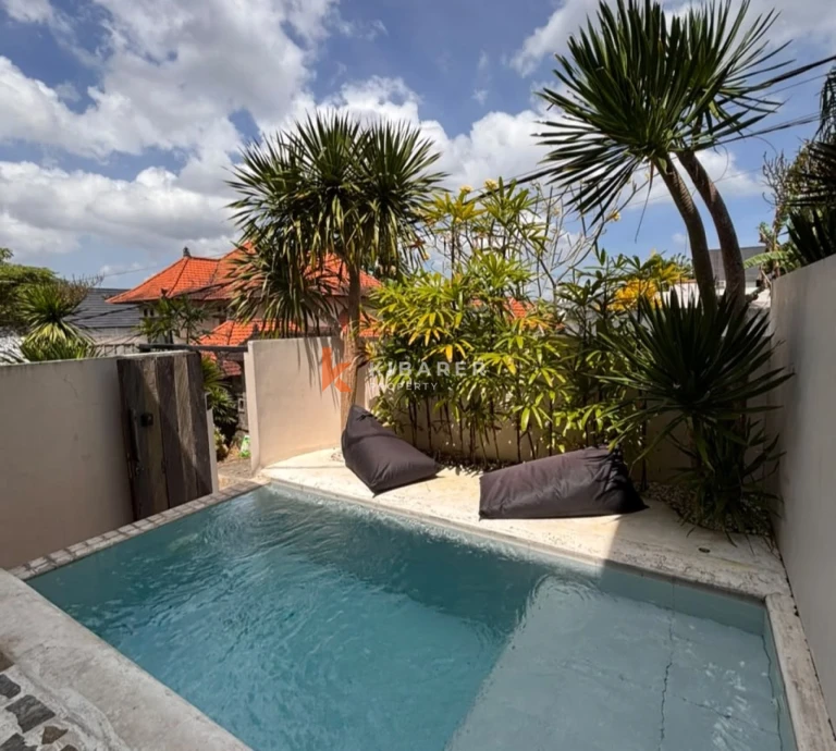 Villa Tropis Modern Satu Kamar Tidur dengan Kolam Renang Pribadi di Canggu