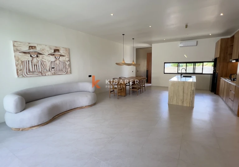 Vila Pantai Dua Kamar Tidur Bergaya dengan Kolam Renang Pribadi di Kedungu