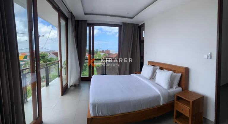 Chic Three-Bedroom Tropical Villa with Pool in Pantai Lima